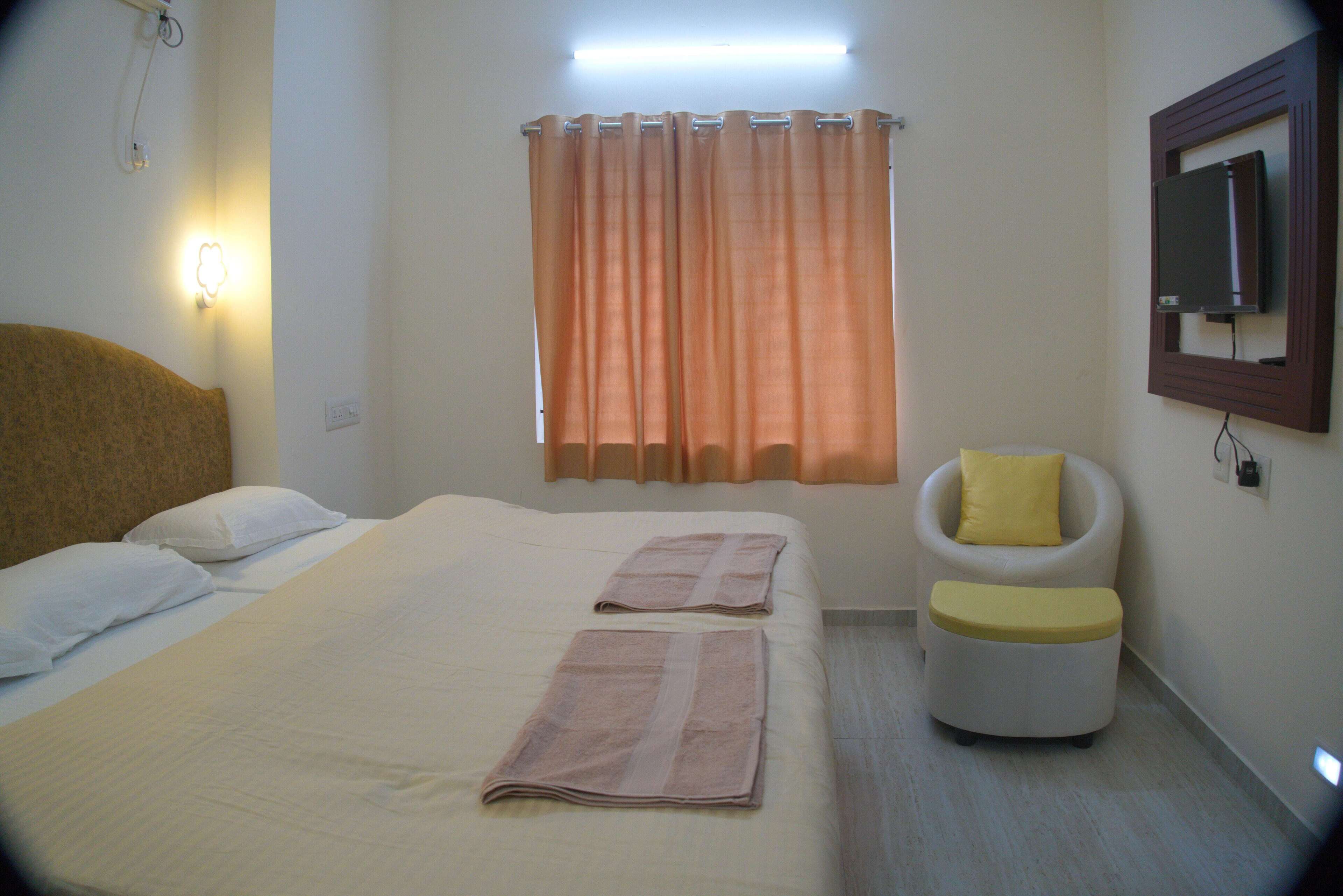 Basic Triple Room | Free WiFi, bed sheets