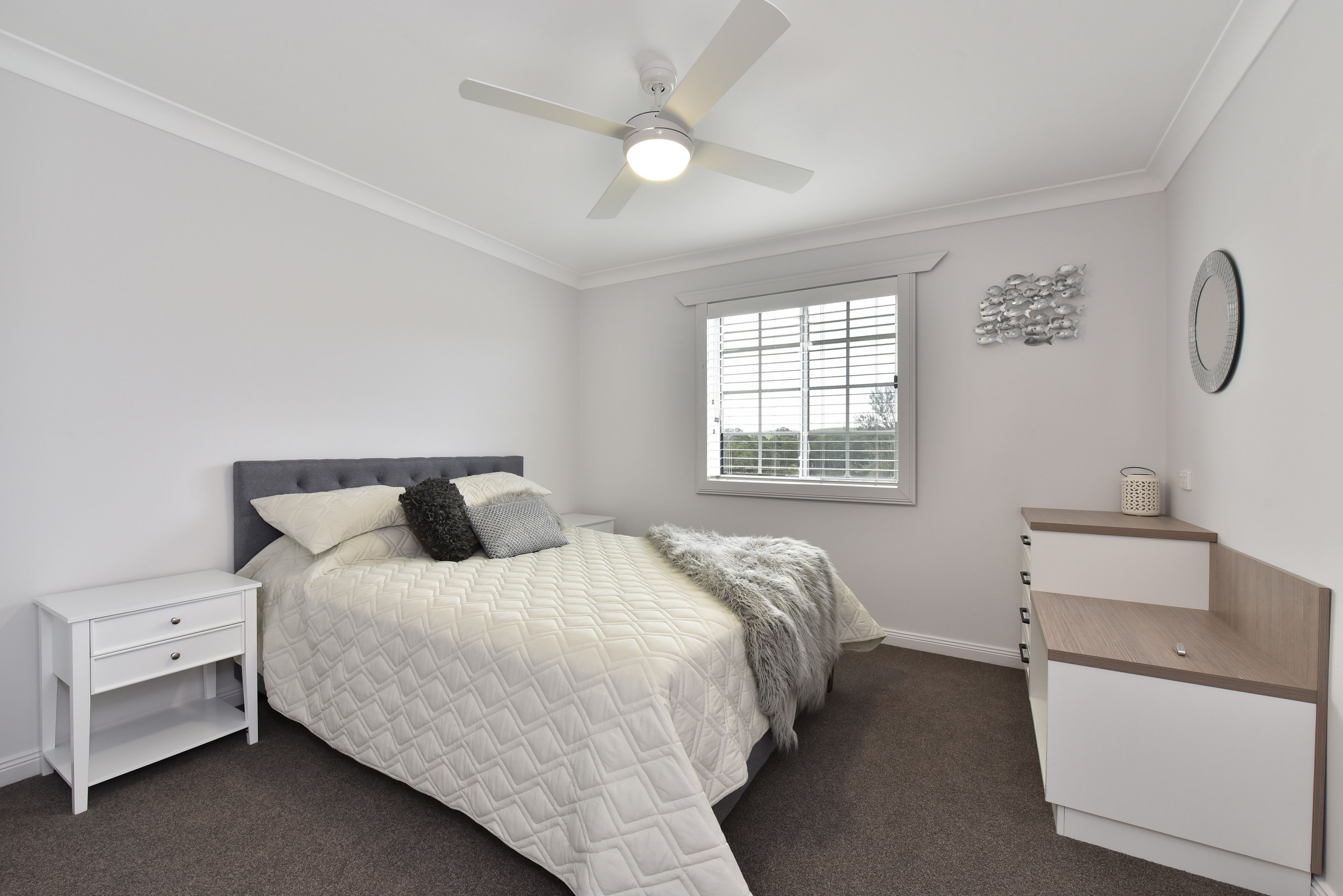 3 bedrooms, iron/ironing board, bed sheets