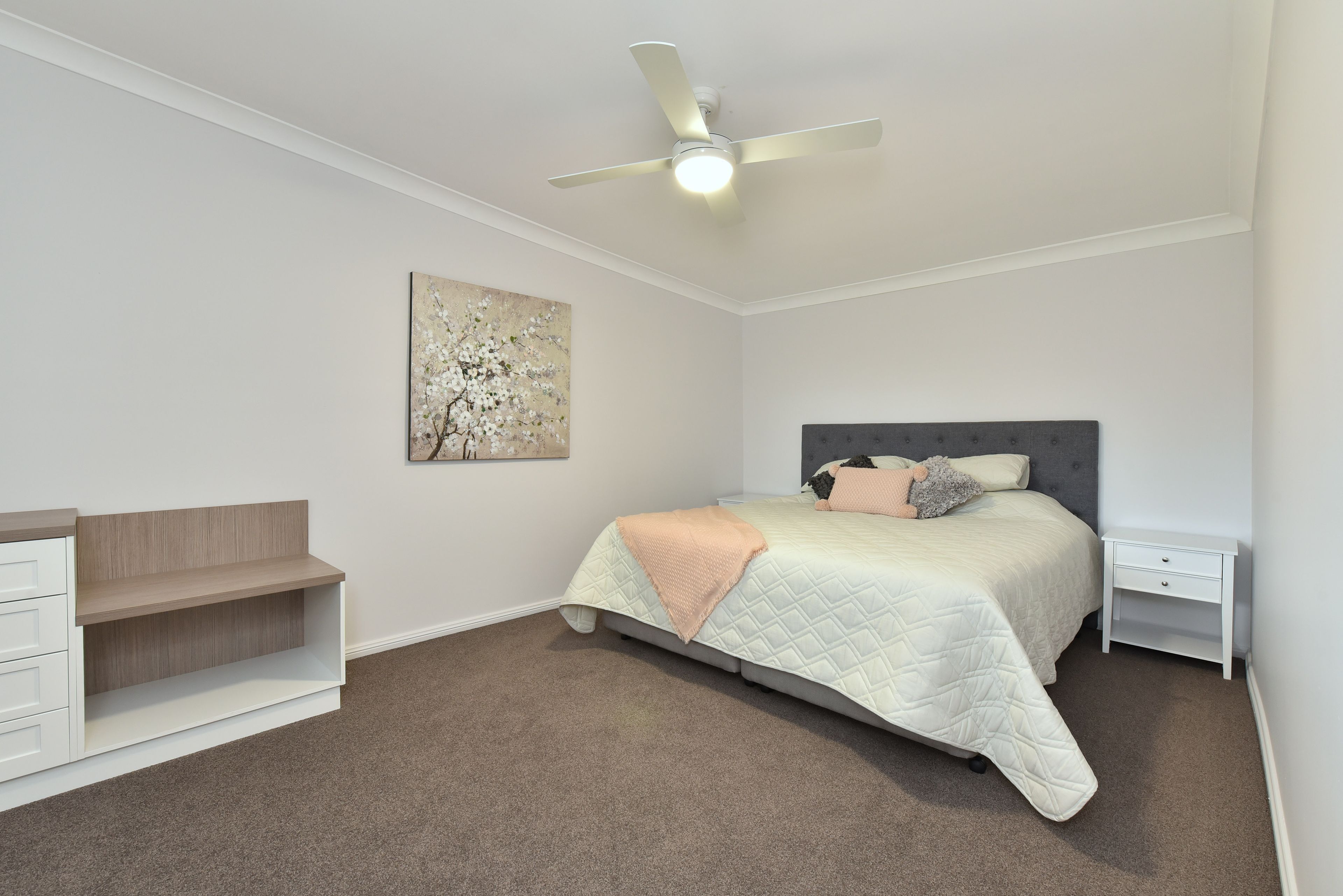 3 bedrooms, iron/ironing board, bed sheets