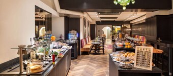 อาเมเดีย พลาซา เวลส์, ทราดมาร์ค คอลเลกชัน บาย วินแฮม