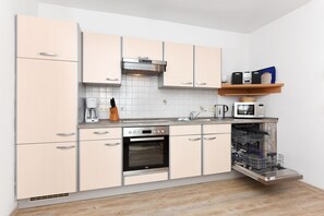 Réfrigérateur, micro-ondes, four, lave-vaisselle