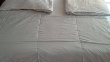 Double Room | Free WiFi, bed sheets