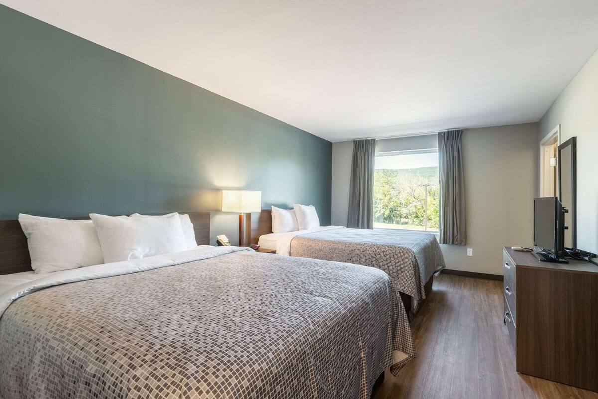 Room, 2 Katil Ratu (Queen), Accessible, Non Smoking | Tilam berlapik, Wi-fi percuma, cadar katil 