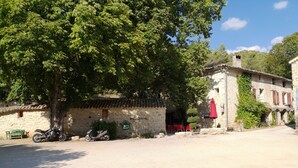 Front of property - Le Moulin de Cost (Buis-les-Baronnies)