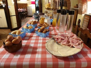 Petit déjeuner buffet