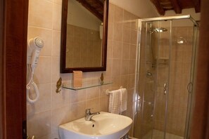 Family Room | Bathroom