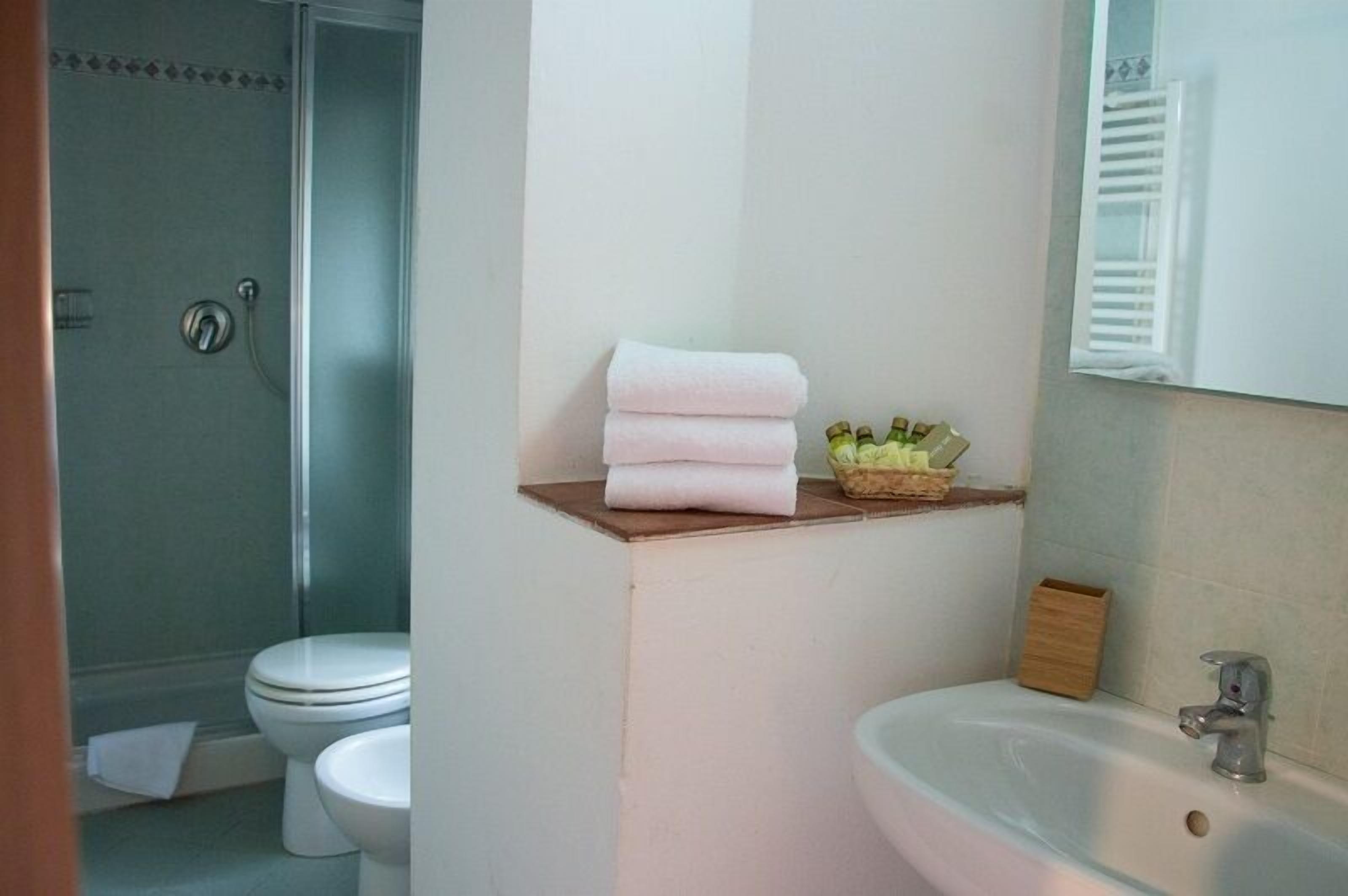 Triple Room | Bathroom