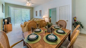 3 bedrooms, free WiFi, bed sheets - Luxury 3 Bedroom Condo on Windsor Palms Resort, Orlando Condo 1871 (Kissimmee)