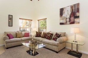 Villa (1 Bedroom) | Wohnzimmer | Flachbildfernseher