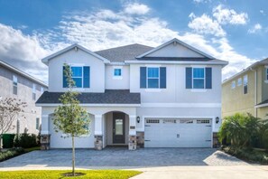 Exterior - Luxury 8 Bedroom Villa on Encore Resort at Reunion, Orlando Villa 2927 (Kissimmee)