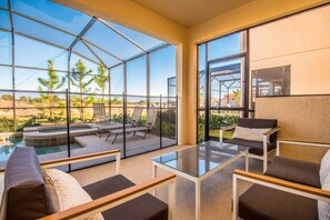 Villa (1 Bedroom) | Balkon