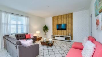 Villa (5 Bedrooms) | Property amenity