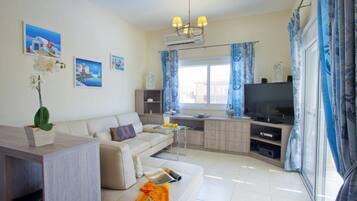 Villa (3 Bedrooms) | Living room | TV