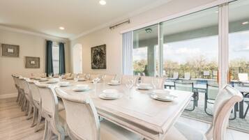 Villa (1 Bedroom) | Private kitchen | Fridge, microwave, oven, stovetop