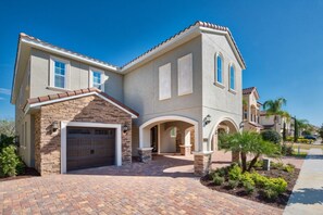 Exterior - Beautiful Mansion With Private Pool, Close to Disney, Orlando Mansion 2889 (Kissimmee)