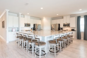 Villa (1 Bedroom) | Private kitchen | Fridge, microwave, oven, stovetop - Beautiful Mansion With Private Pool, Close to Disney, Orlando Mansion 2889 (Kissimmee)