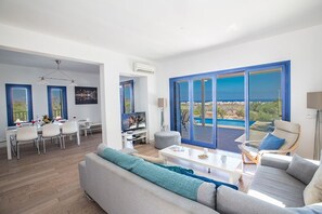 TV, DVD player - Villa for Rent in Protaras 1234 (Paralimni)