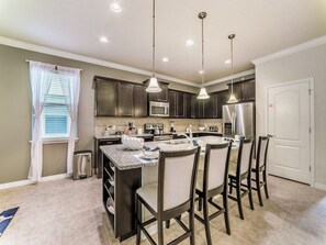 Villa (1 Bedroom) | Cocina privada | Horno, placa de cocina y lavavajillas