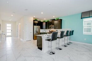 Villa (1 Bedroom) | Eigene Küche | Ofen, Herdplatte, Geschirrspüler