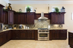 Private kitchen - Luxury 6 Bedroom Villa on Reunion Resort and Spa, Orlando Villa 1316 (Kissimmee)