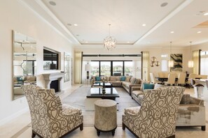 Villa (1 Bedroom) | Wohnzimmer | Tischfußball