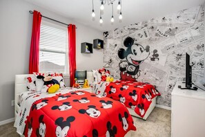 9 bedrooms, bed sheets - Luxury 9 Bedroom Villa on Solara Resort, Orlando Villa 2626 (Kissimmee)
