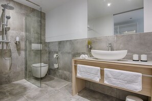 Toallas y papel de baño 