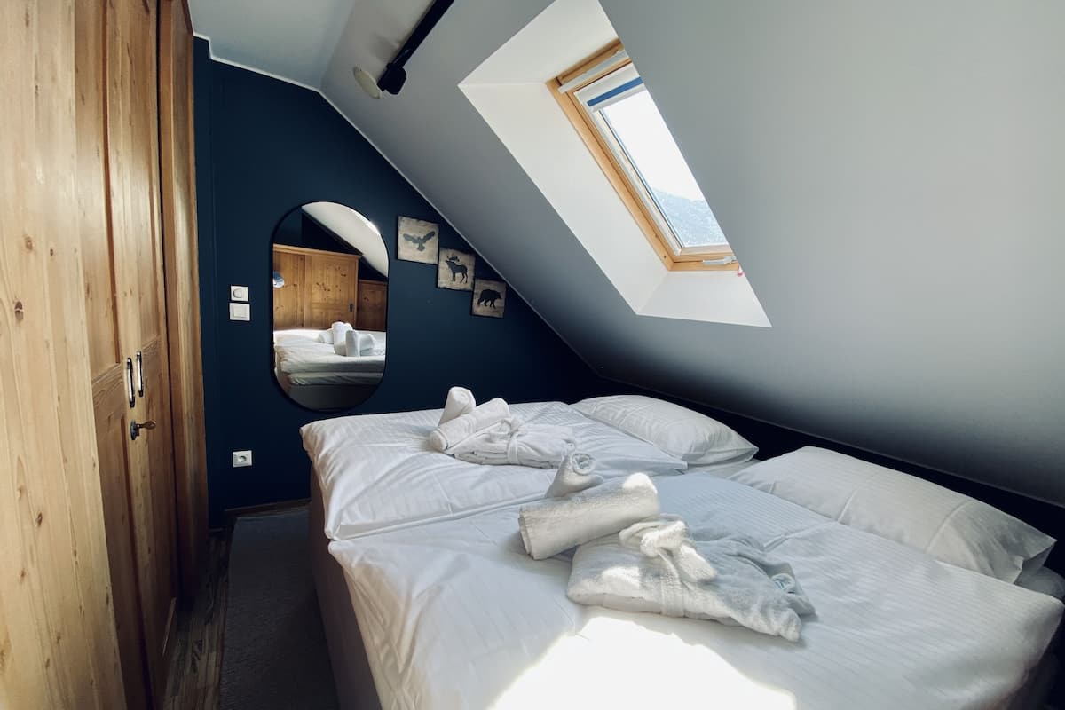 Adler Suite | 3 bedrooms, in-room safe, individually decorated, blackout drapes