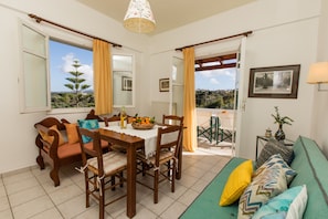 Huis (Artos Residence) | Privékeuken | Een koffiezetapparaat/waterkoker