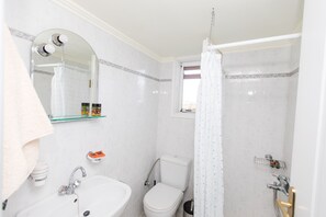 House (Artos Residence) | Bathroom | Shower, rainfall showerhead, towels - Artos Apartments (Rethymno)