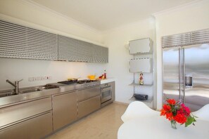 Biệt thự (3 Bedrooms) | Bếp riêng | Tủ lạnh, tủ đông 