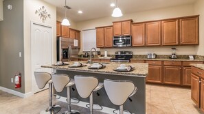 Villa (1 Bedroom) | Cuisine privée | Four, plaque de cuisson, lave-vaisselle