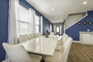 Villa (1 Bedroom) | Private kitchen | Fridge, microwave, oven, stovetop - Villa in Encore Resort at Reunion 3443 (Kissimmee)