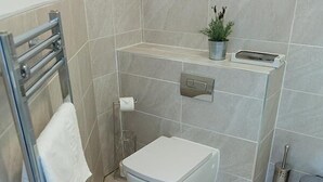 Executive Apartment | Bathroom