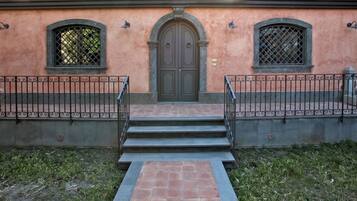 House, 1 Bedroom, Smoking, Terrace | Property entrance