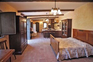 House, 1 Bedroom, Smoking, Terrace | 1 bedroom, bed sheets