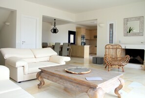 Superior Villa, 4 Bedrooms, Private Pool, Sea View | Living area | Smart TV