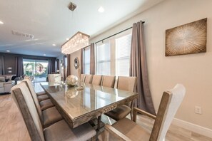 Villa (1 Bedroom) | Private kitchen | Oven, stovetop, dishwasher - Villa in Encore Resort at Reunion 3394 (Kissimmee)