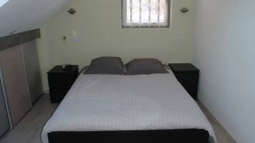 2 chambres, fer et planche Ă repasser, Wi-Fi gratuit, draps fournis