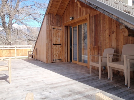 Terrace/patio. Le Chalet du Sersas, spacious modern apartment for up to 5 people