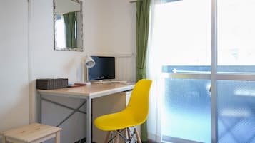 Deluxe Large Single Bed Room | Desk, iron/ironing board, free WiFi