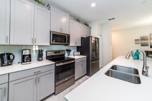 Villa (1 Bedroom) | Eigene Küche | Ofen, Herdplatte, Geschirrspüler