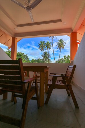 Interior - Dhaalu Inn Kudahuvadhoo by Atoll Hotels (Malé)