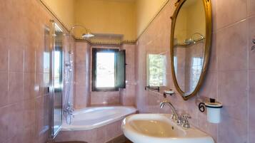 Apartment, 1 Bedroom | Bathroom