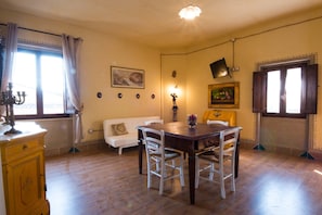 Appartement, 1 chambre | Salle à manger