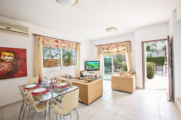 Living room - Cyprus Villa Near the Beach, Paralimni Villa 1308 (Paralimni)