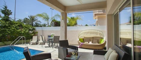 วิลล่า (3 Bedrooms) | ระเบียง