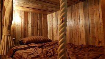 Mixed Dormitory 8 Beds | Free WiFi