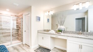 Villa (1 Bedroom) | 5 sovrum och sÀngklÀder
