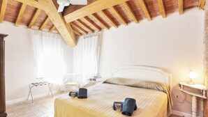 House, 2 Bedrooms | 2 bedrooms - Elegant Panoramic Apartment (Palaia)